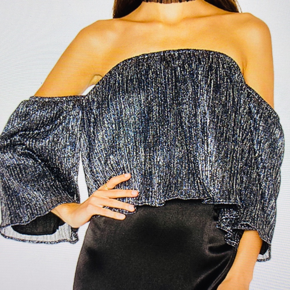 BACKSTAGE METALLIC TOP